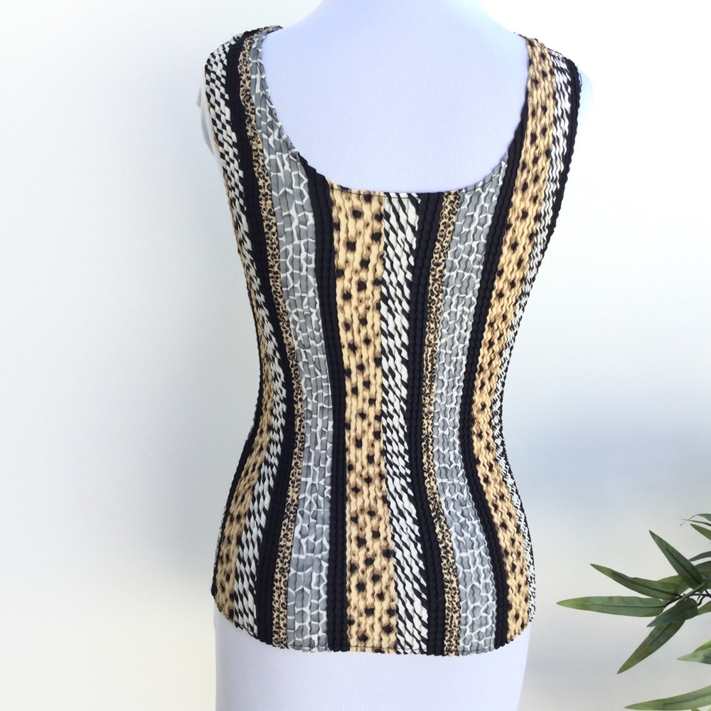 Animal Print Top - Picture 4 of 5